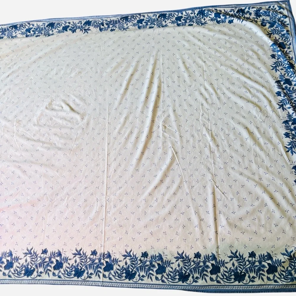 Williams Sonoma Blue Provence Tablecloth 58x80" & 12 Matching Napkins Set - Picture 7 of 9